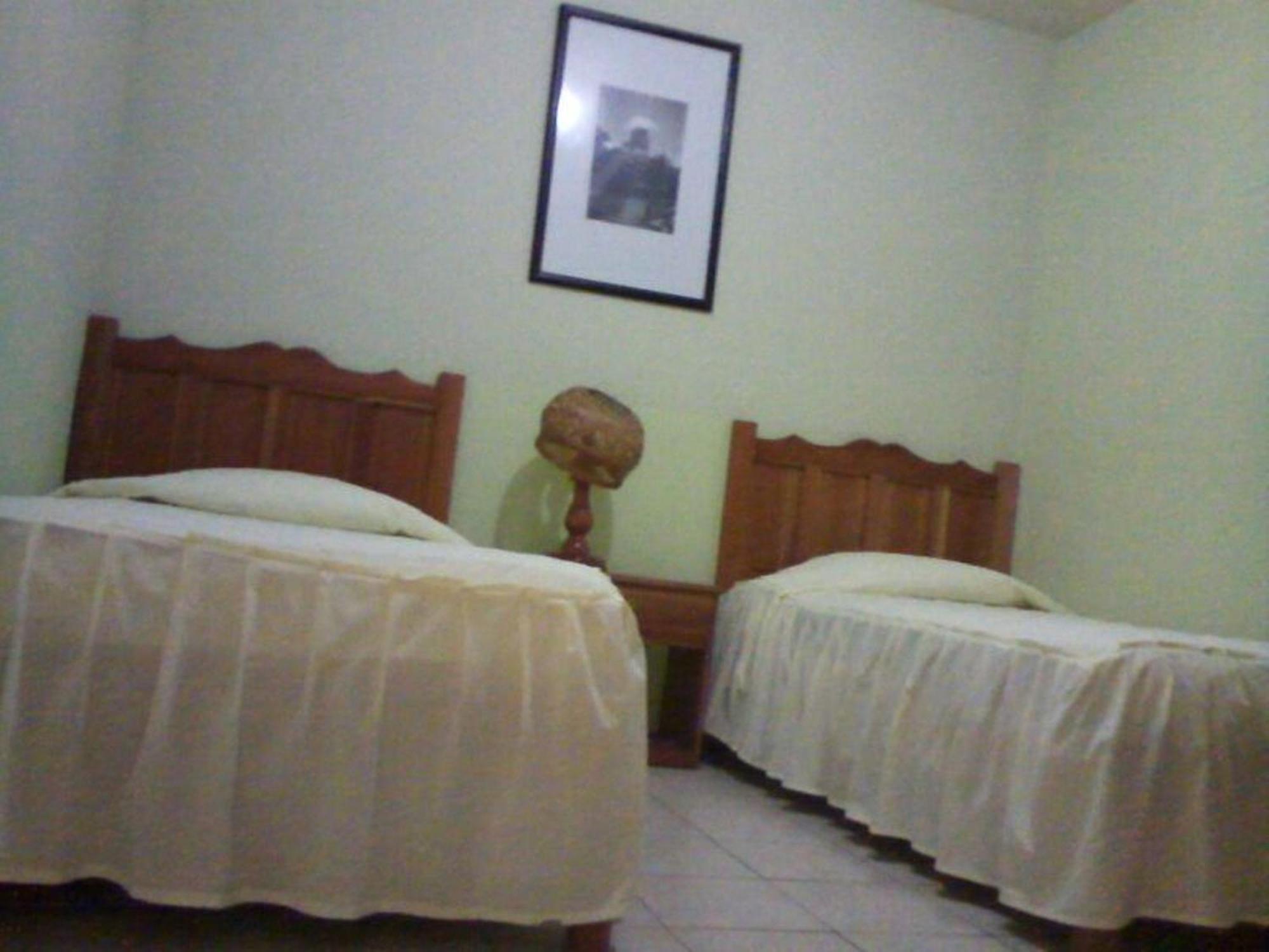 Nakum Hotel Flores Rum bild