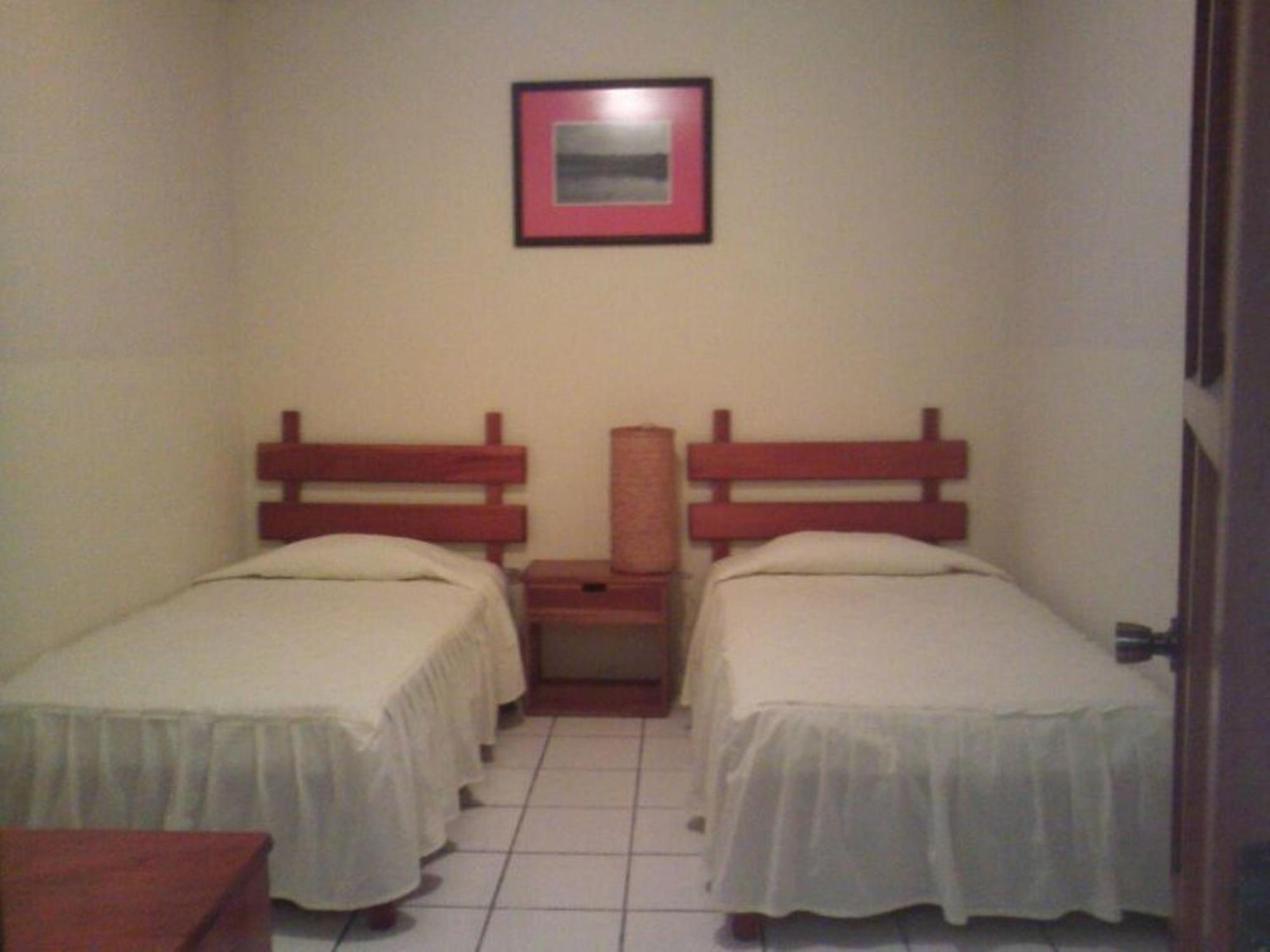 Nakum Hotel Flores Rum bild