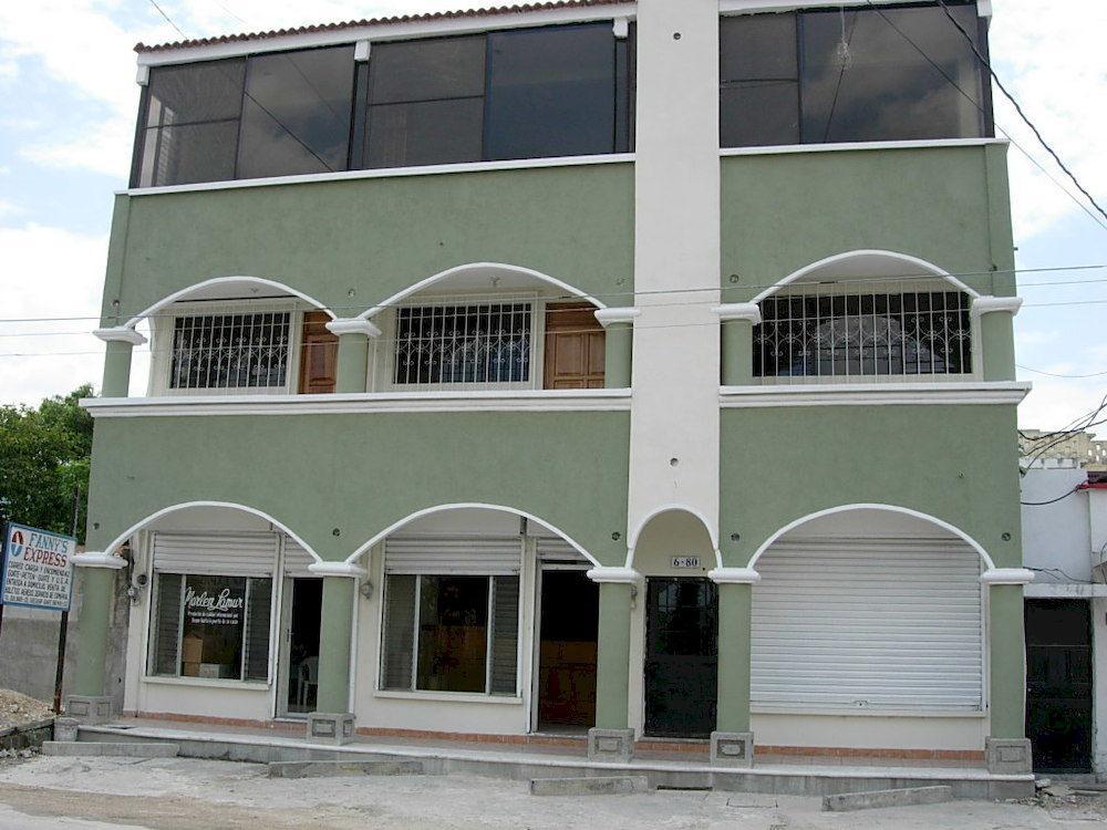 Nakum Hotel Flores Exteriör bild